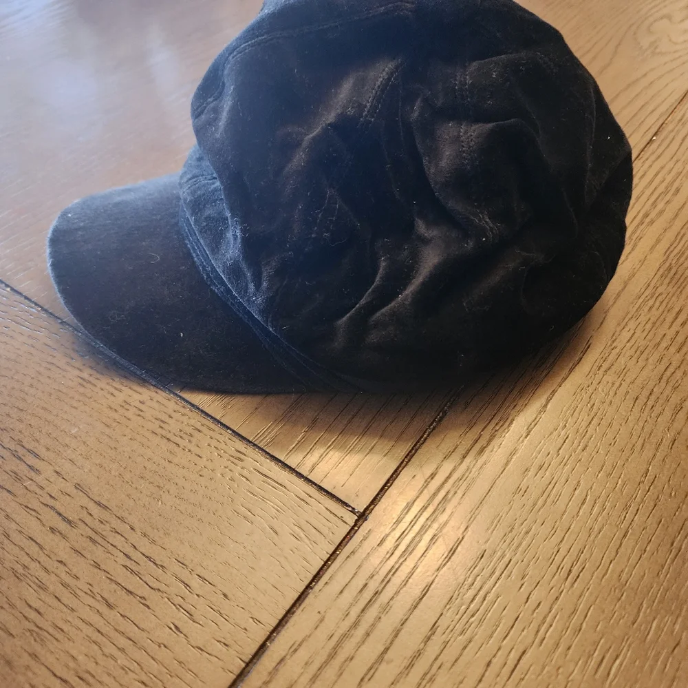 Hat bundle - Picture 2 of 6